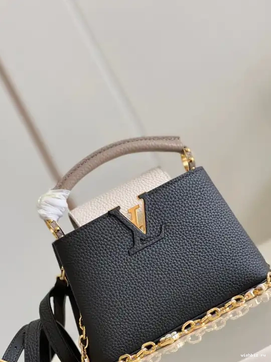 WIS MINI CAPUCINES LOUIS VUITTON 0426